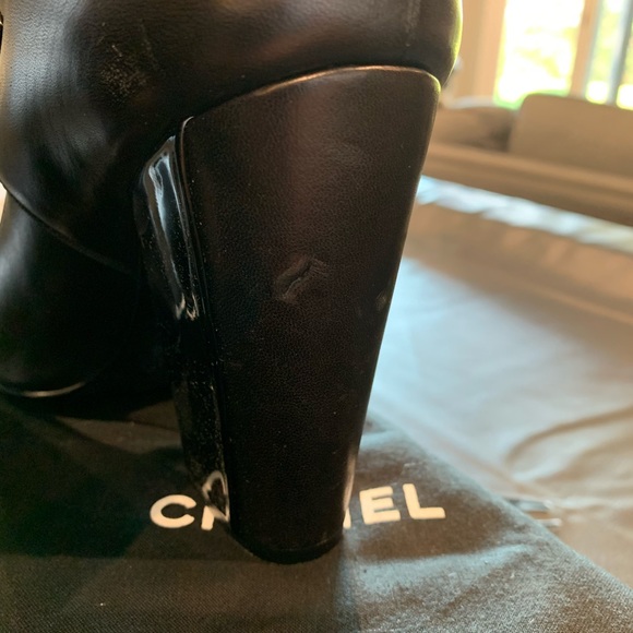 CHANEL Mary Jane Vintage Patent Toe Block Heel - Picture 4 of 11